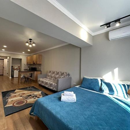 Жилой Комплекс Молодежный На Тулебаева Apartment Almaty Exterior photo